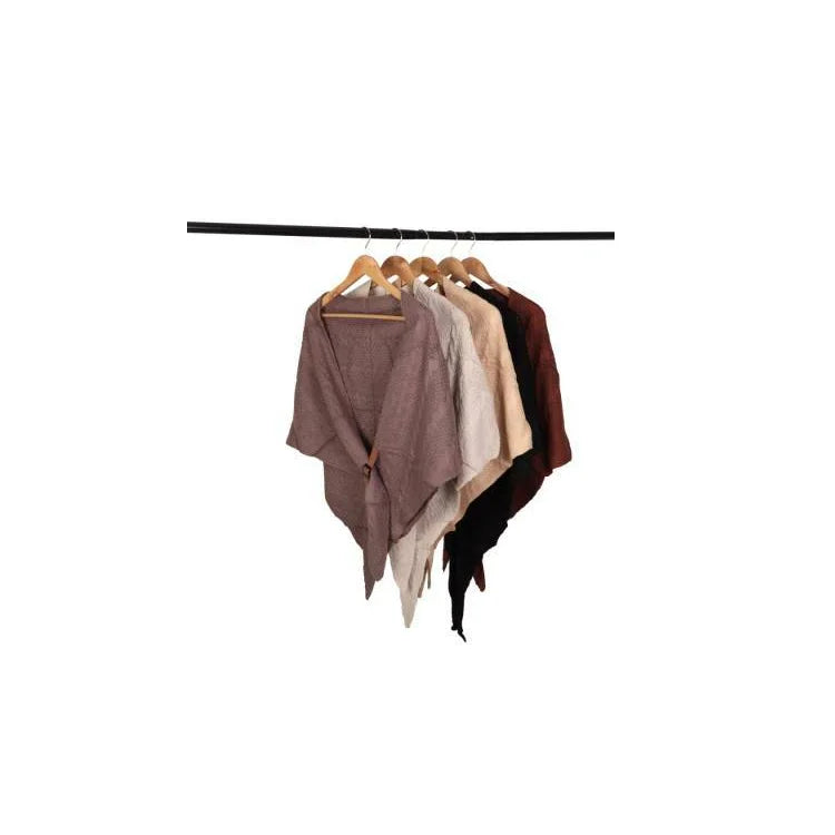 Poncho Tejido Con Prendedor De Cuerina