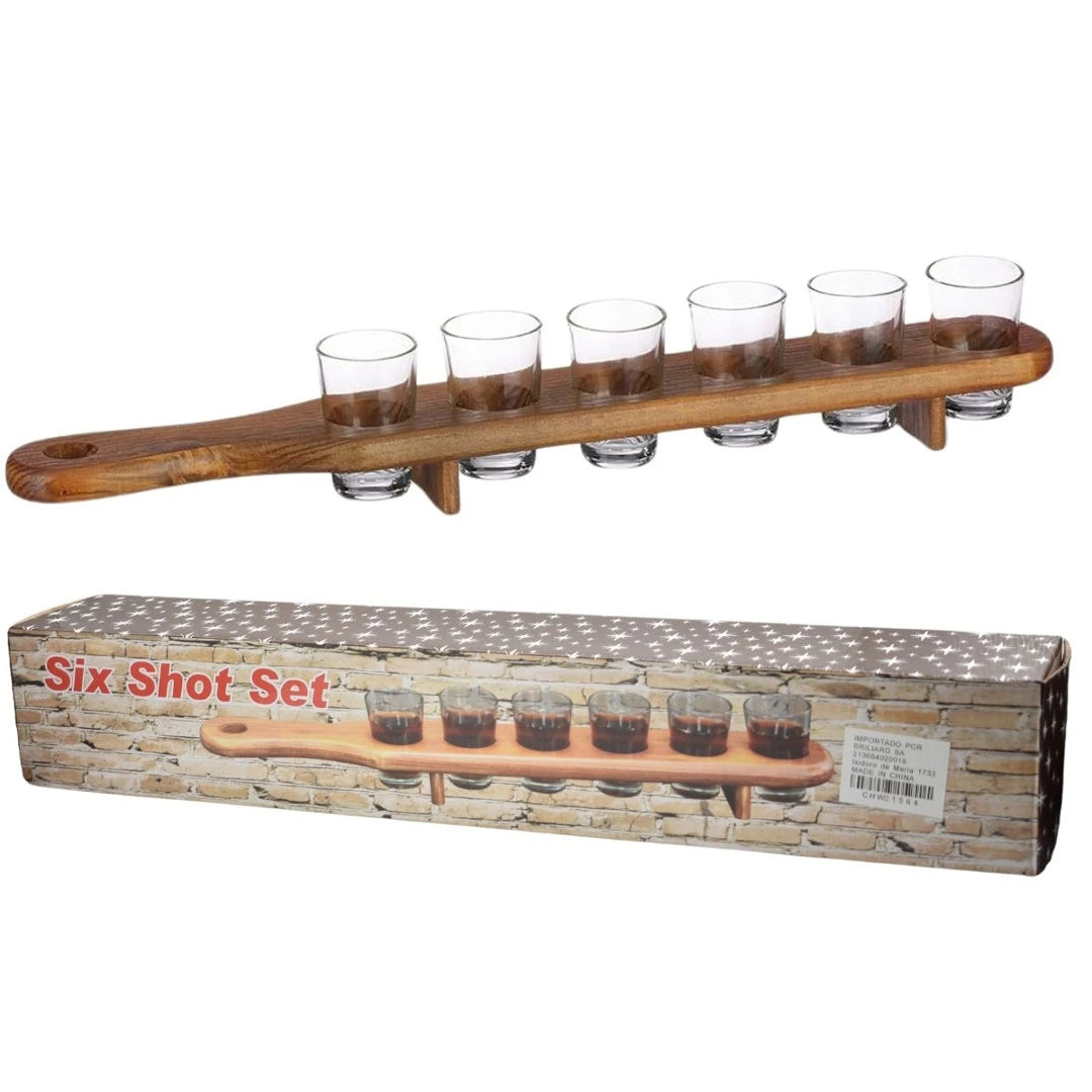 Vasos de shot en base de madera